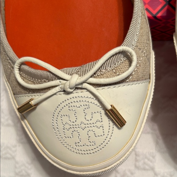 Tory Burch Gray and Cream Flats - Picture 4 of 7